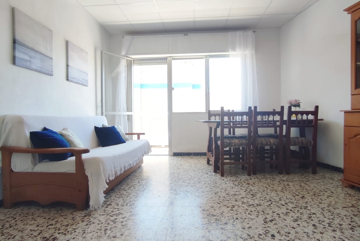 3 Bedroom / 2 Bathroom * Apartment only 150 meters from the beach * With Side views to the Beach * €131,995 *