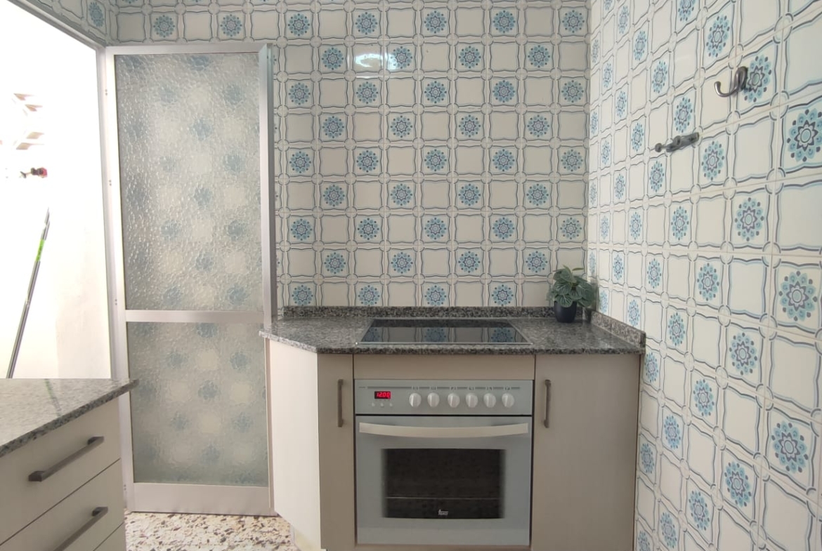 3 Bedroom / 2 Bathroom * Apartment only 150 meters from the beach * With Side views to the Beach * €131,995 *