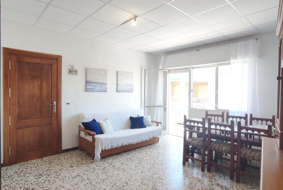 3 Bedroom / 2 Bathroom * Apartment only 150 meters from the beach * With Side views to the Beach * €131,995 *