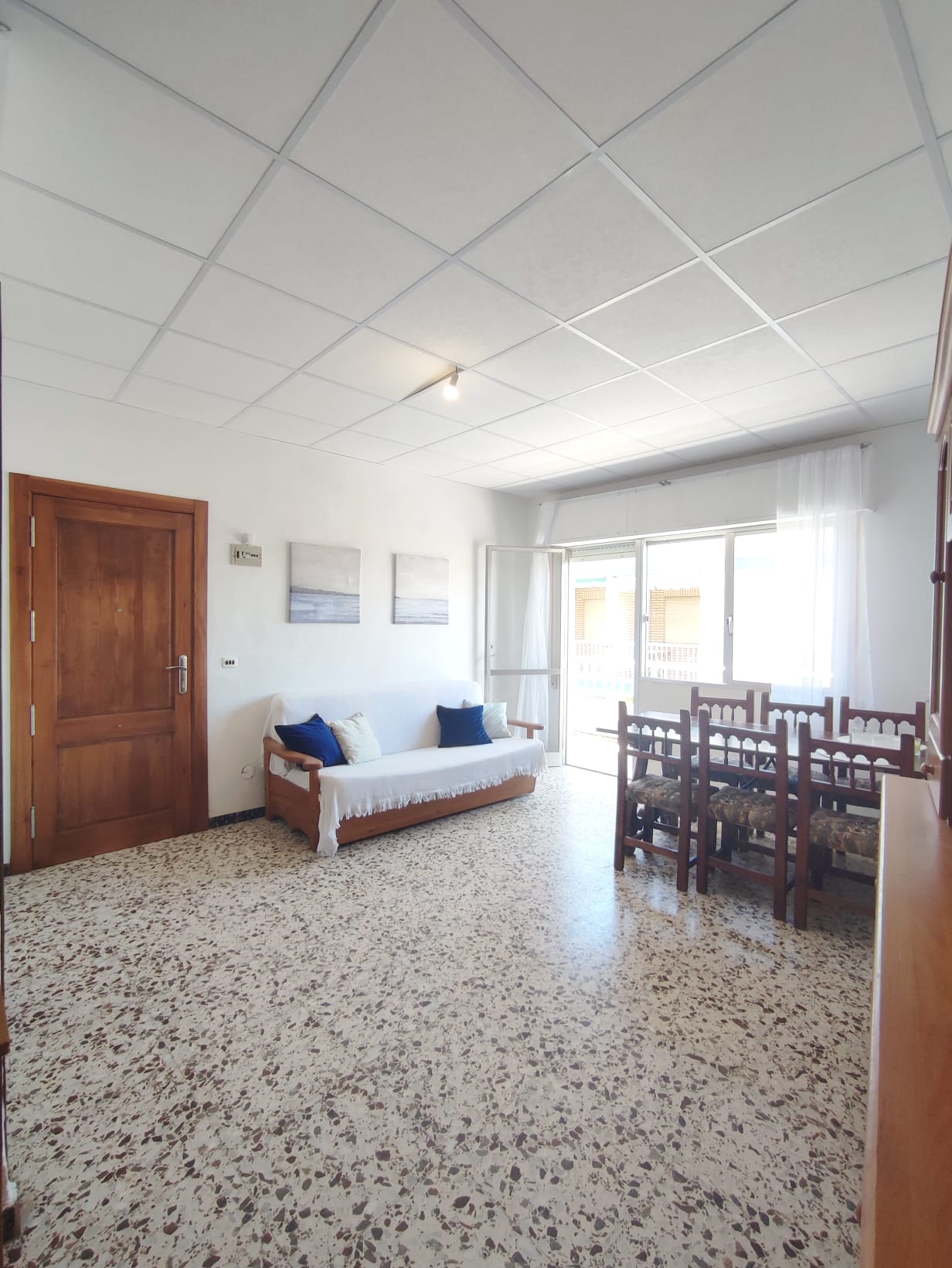 3 Bedroom / 2 Bathroom * Apartment only 150 meters from the beach * With Side views to the Beach * €131,995 *