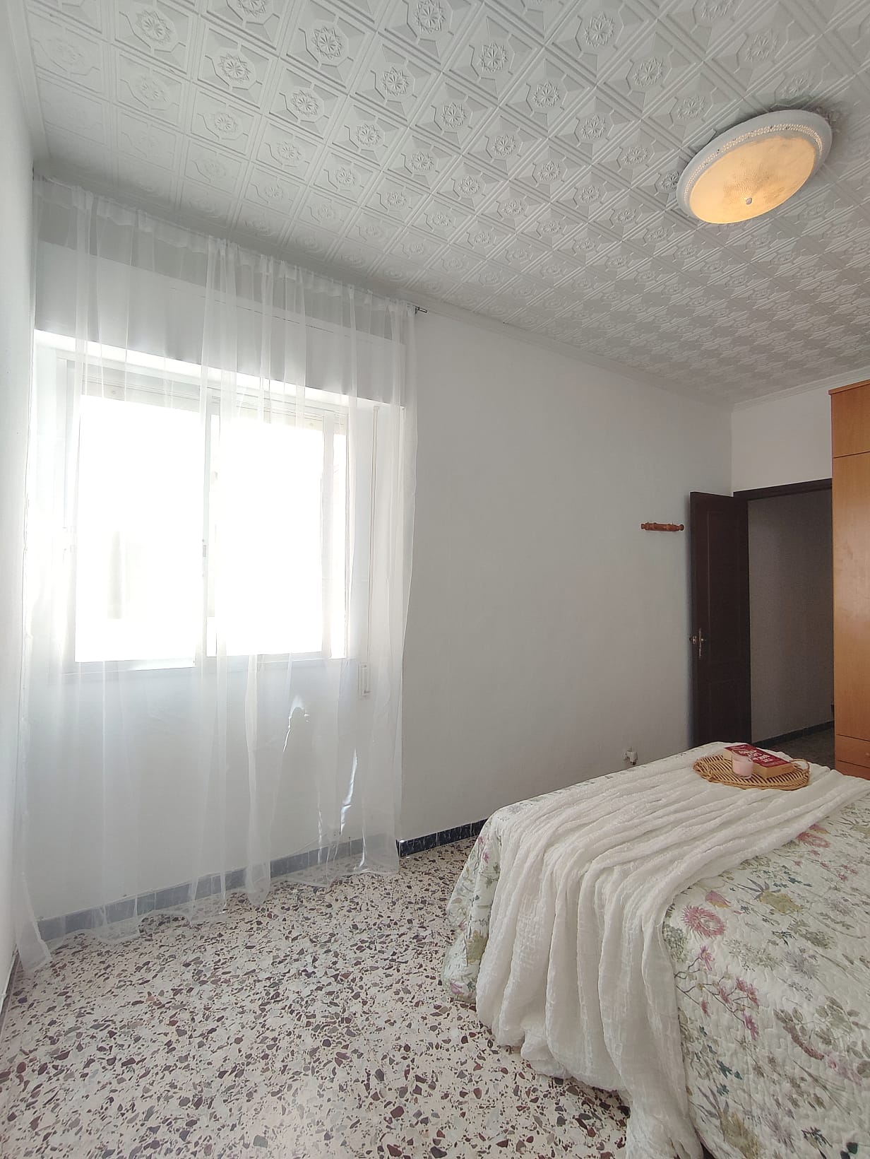 3 Bedroom / 2 Bathroom * Apartment only 150 meters from the beach * With Side views to the Beach * €131,995 *