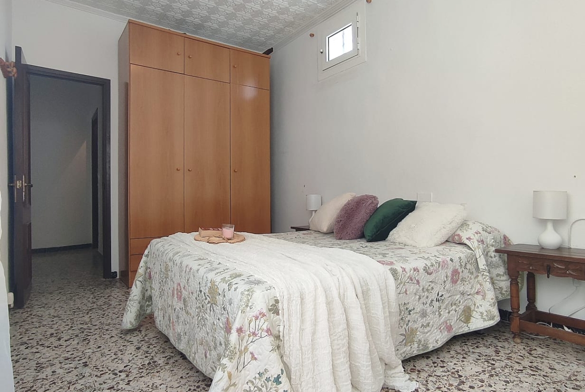 3 Bedroom / 2 Bathroom * Apartment only 150 meters from the beach * With Side views to the Beach * €131,995 *