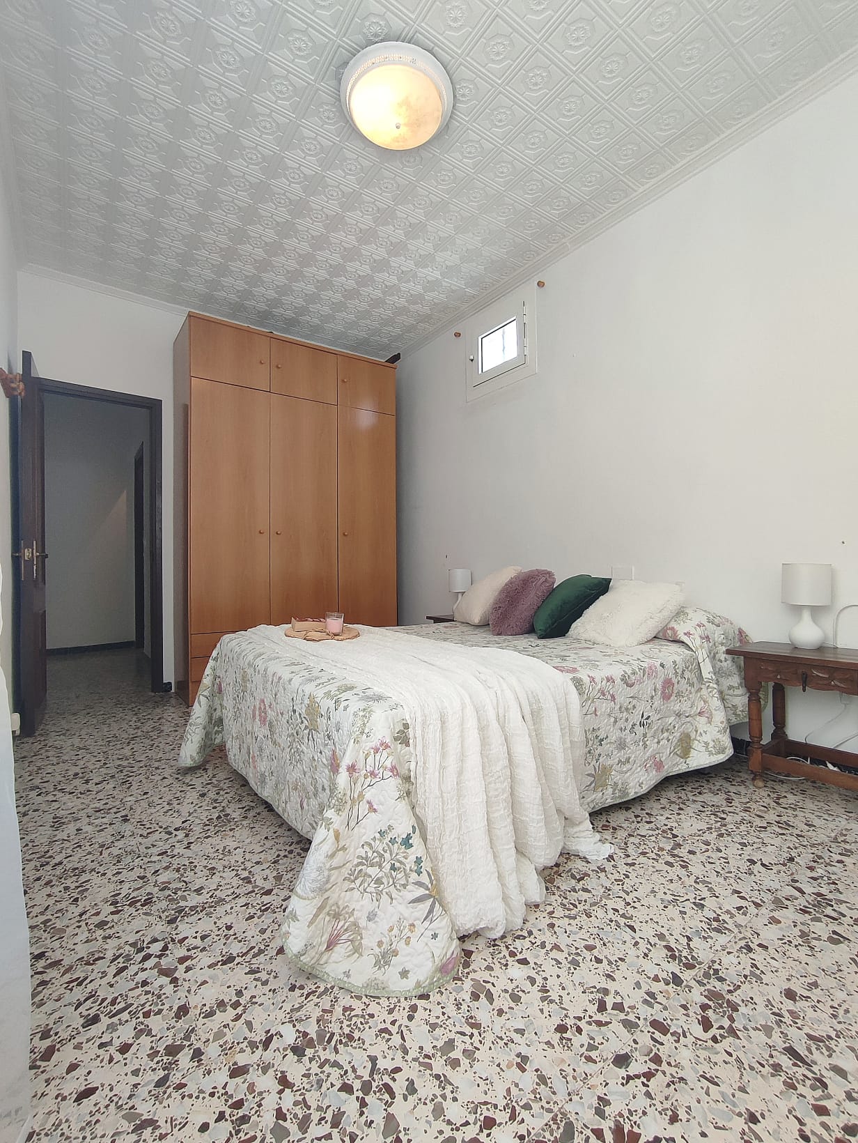 3 Bedroom / 2 Bathroom * Apartment only 150 meters from the beach * With Side views to the Beach * €131,995 *