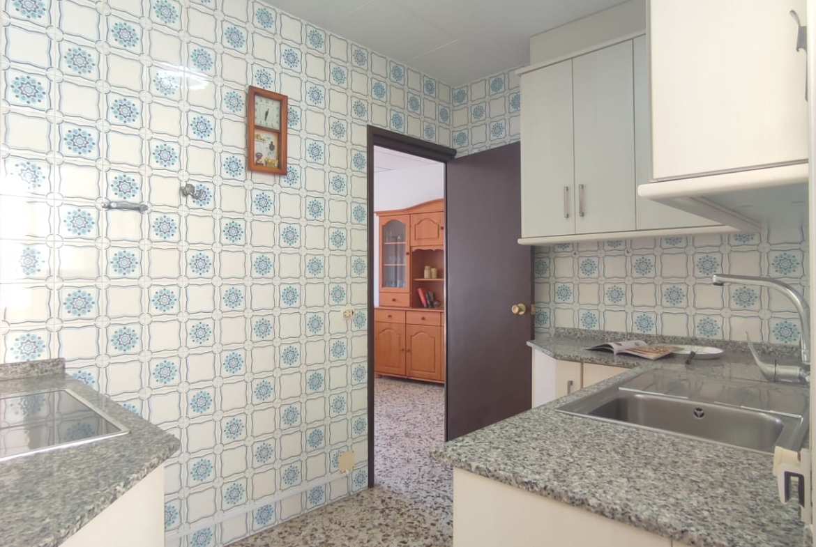 3 Bedroom / 2 Bathroom * Apartment only 150 meters from the beach * With Side views to the Beach * €131,995 *