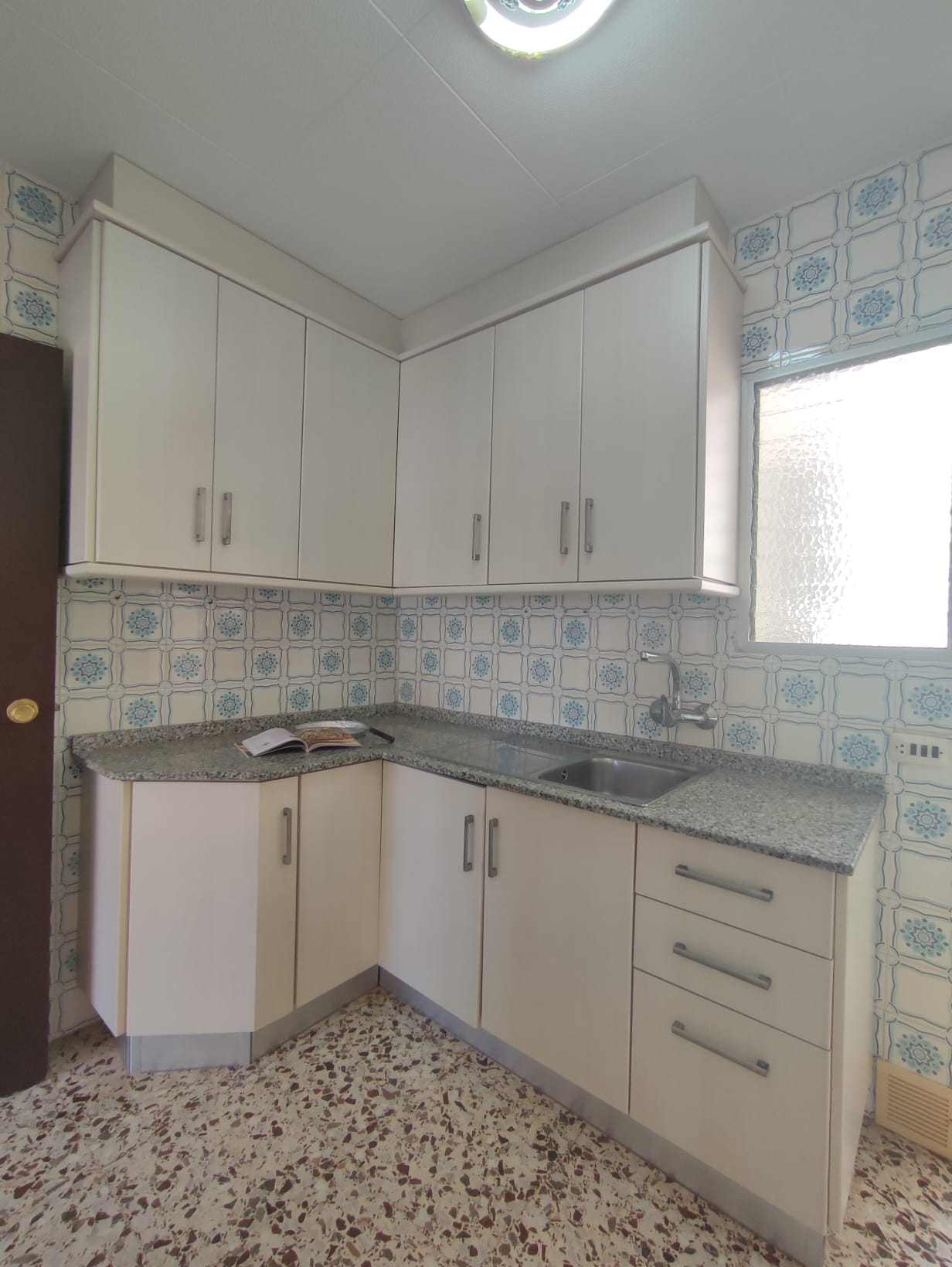 3 Bedroom / 2 Bathroom * Apartment only 150 meters from the beach * With Side views to the Beach * €131,995 *