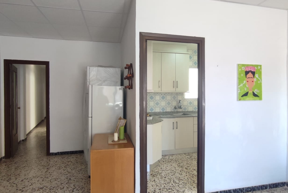 3 Bedroom / 2 Bathroom * Apartment only 150 meters from the beach * With Side views to the Beach * €131,995 *