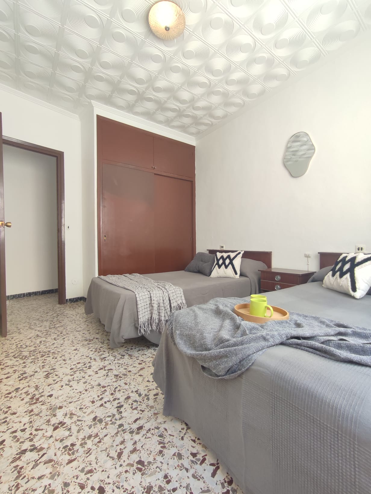 3 Bedroom / 2 Bathroom * Apartment only 150 meters from the beach * With Side views to the Beach * €131,995 *
