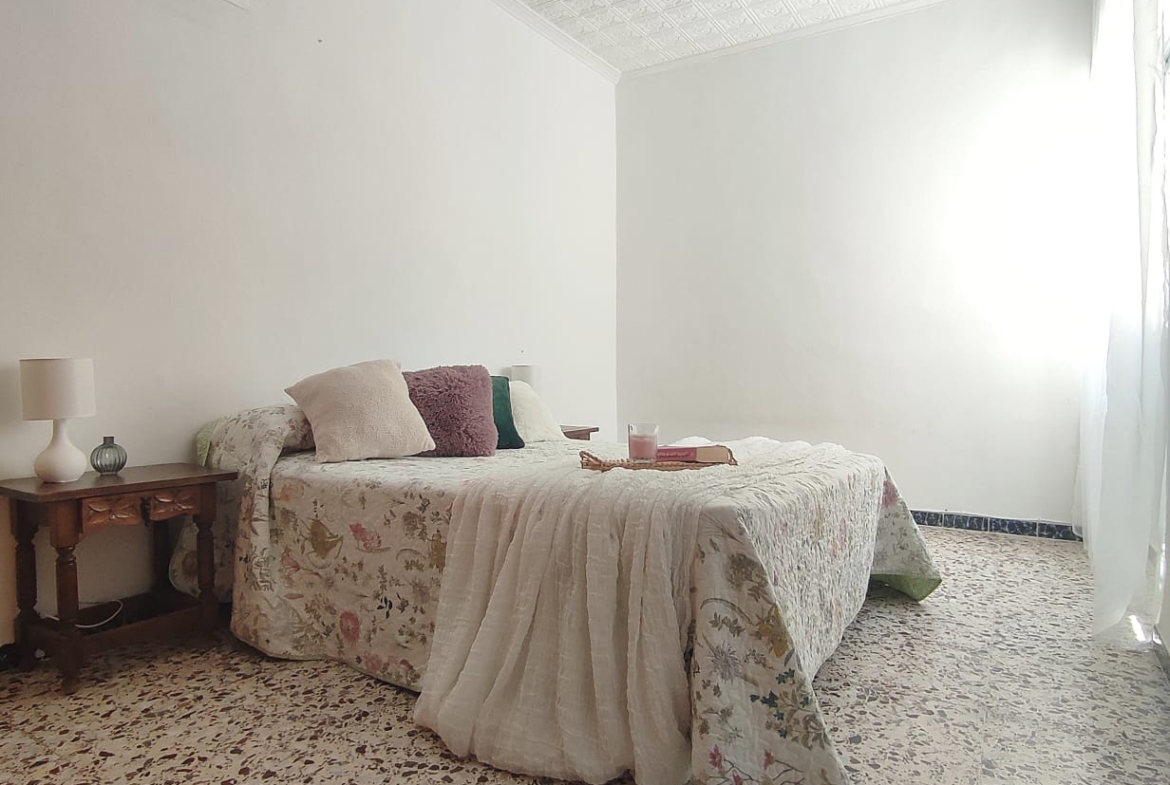 3 Bedroom / 2 Bathroom * Apartment only 150 meters from the beach * With Side views to the Beach * €131,995 *