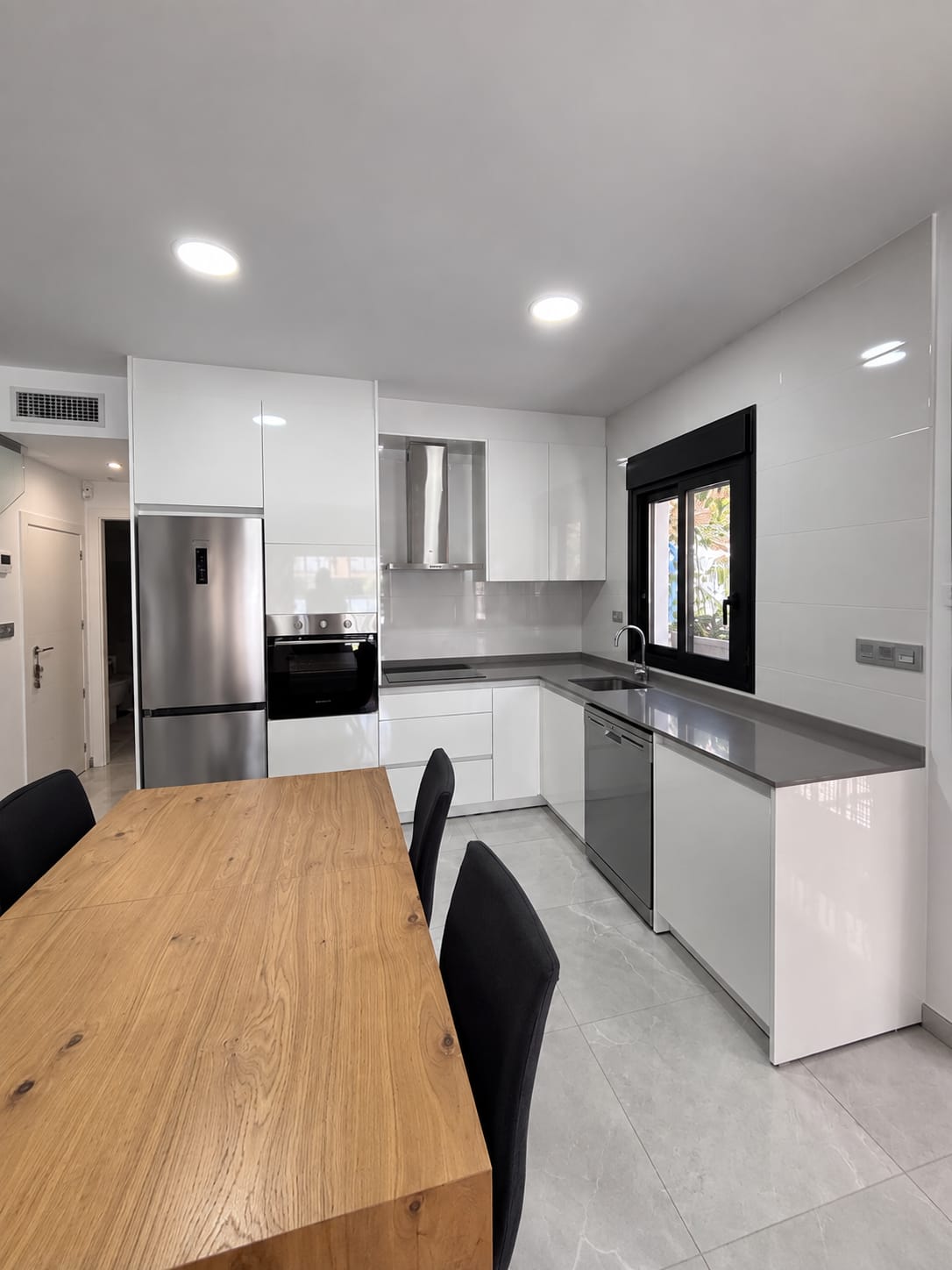 Modern Detached Villa * With Private Pool * Located in Excellent location * San Pedro del Pinatar * Built 2024 * Only €380,000 * 3 Bedrooms / 2 Bathrooms *
