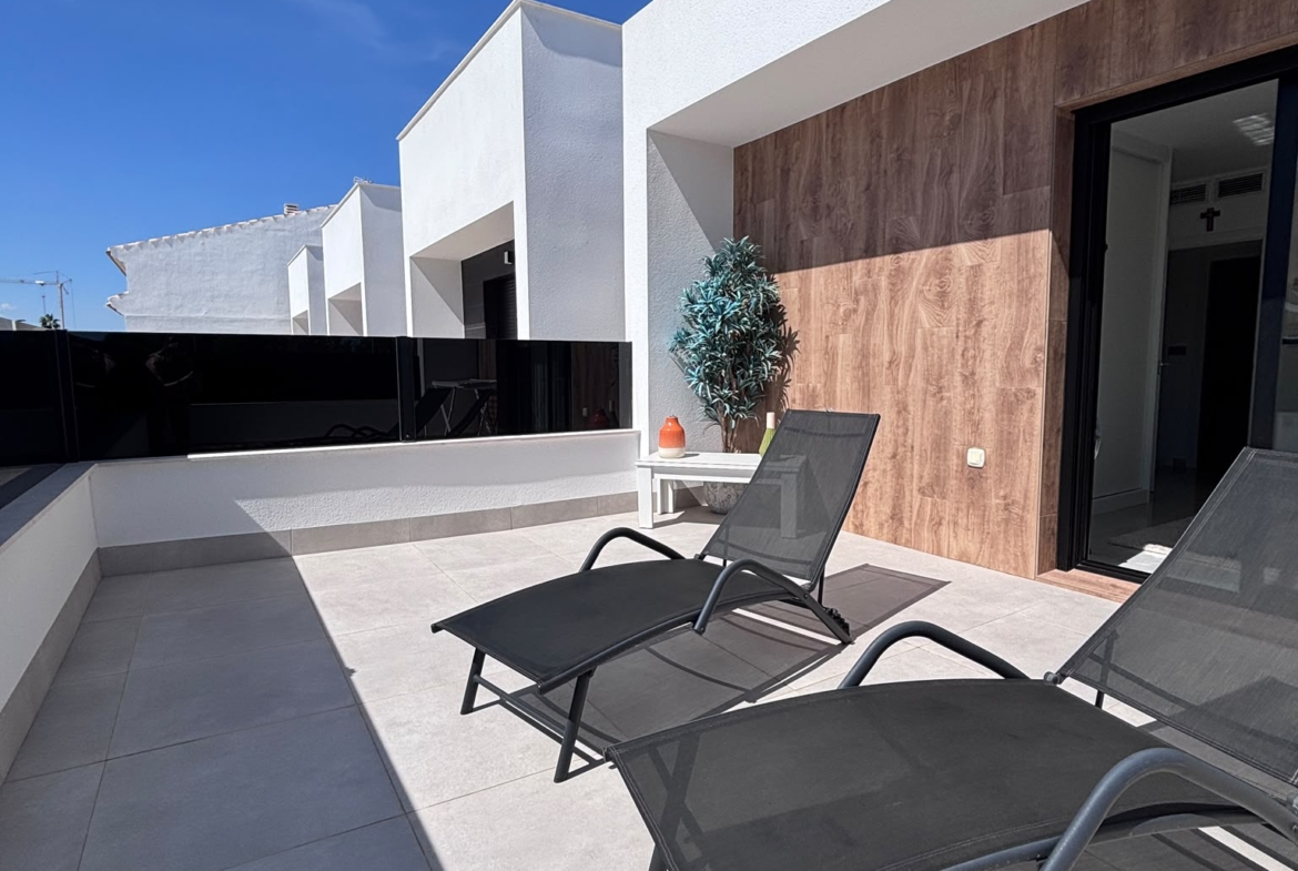 Modern Detached Villa * With Private Pool * Located in Excellent location * San Pedro del Pinatar * Built 2024 * Only €380,000 * 3 Bedrooms / 2 Bathrooms *