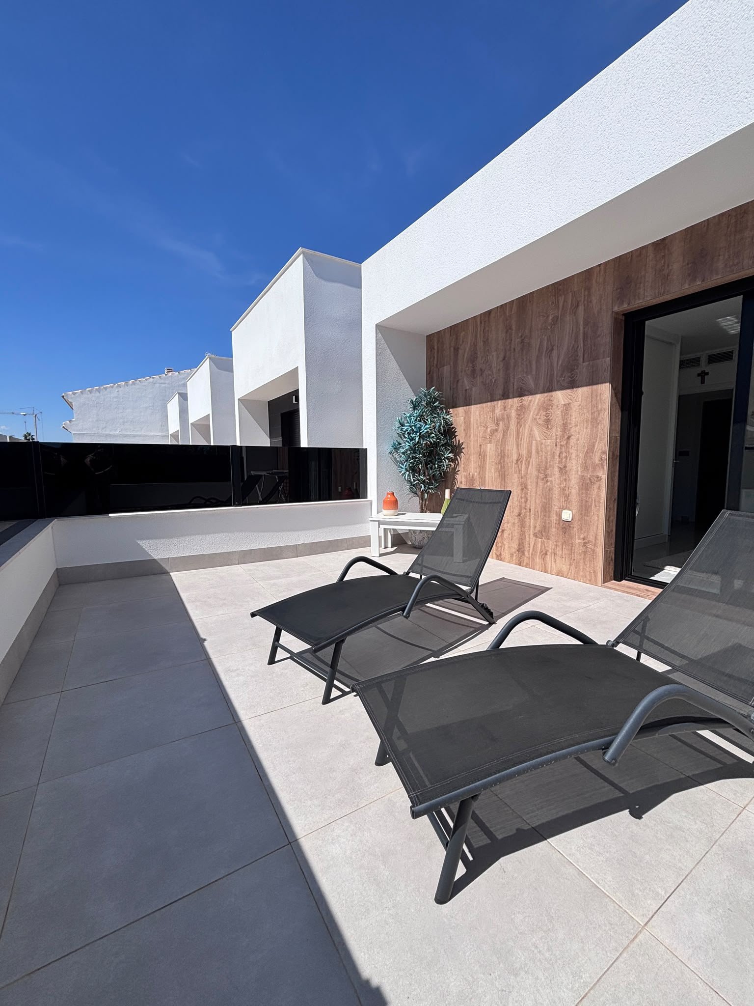 Modern Detached Villa * With Private Pool * Located in Excellent location * San Pedro del Pinatar * Built 2024 * Only €380,000 * 3 Bedrooms / 2 Bathrooms *