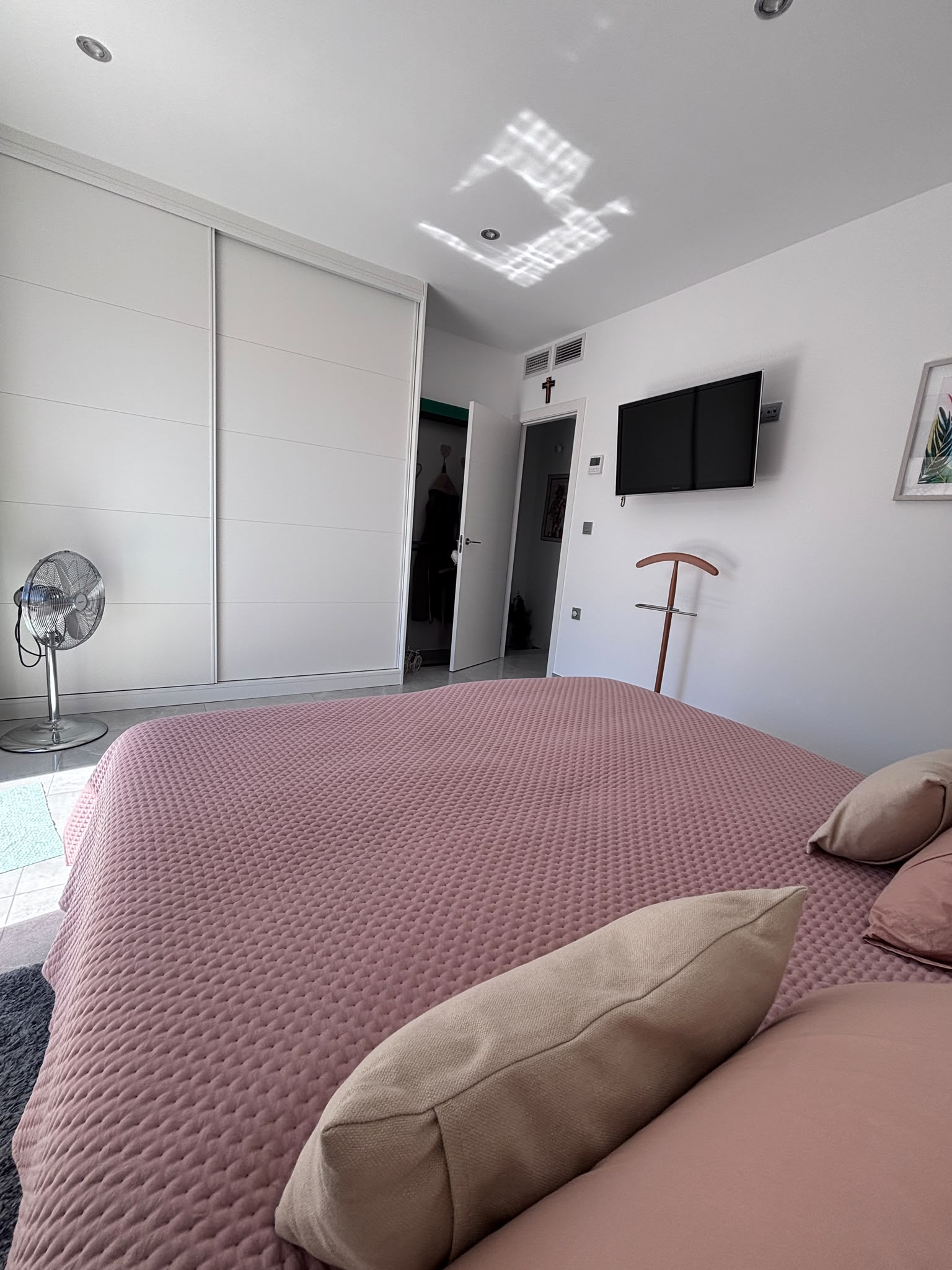 Modern Detached Villa * With Private Pool * Located in Excellent location * San Pedro del Pinatar * Built 2024 * Only €380,000 * 3 Bedrooms / 2 Bathrooms *