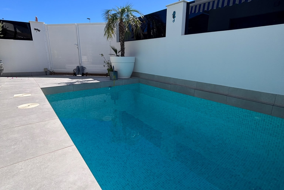 Modern Detached Villa * With Private Pool * Located in Excellent location * San Pedro del Pinatar * Built 2024 * Only €380,000 * 3 Bedrooms / 2 Bathrooms *