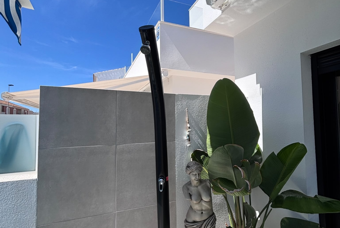 Modern Detached Villa * With Private Pool * Located in Excellent location * San Pedro del Pinatar * Built 2024 * Only €380,000 * 3 Bedrooms / 2 Bathrooms *