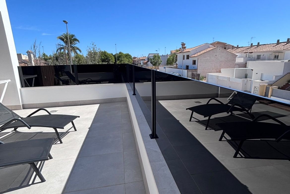 Modern Detached Villa * With Private Pool * Located in Excellent location * San Pedro del Pinatar * Built 2024 * Only €380,000 * 3 Bedrooms / 2 Bathrooms *