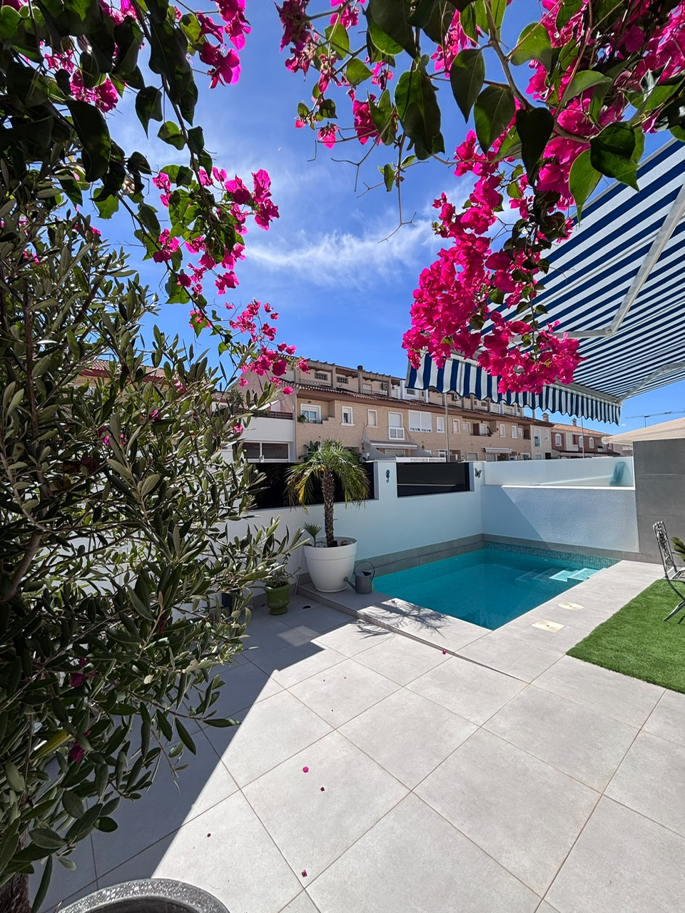 Modern Detached Villa * With Private Pool * Located in Excellent location * San Pedro del Pinatar * Built 2024 * Only €380,000 * 3 Bedrooms / 2 Bathrooms *