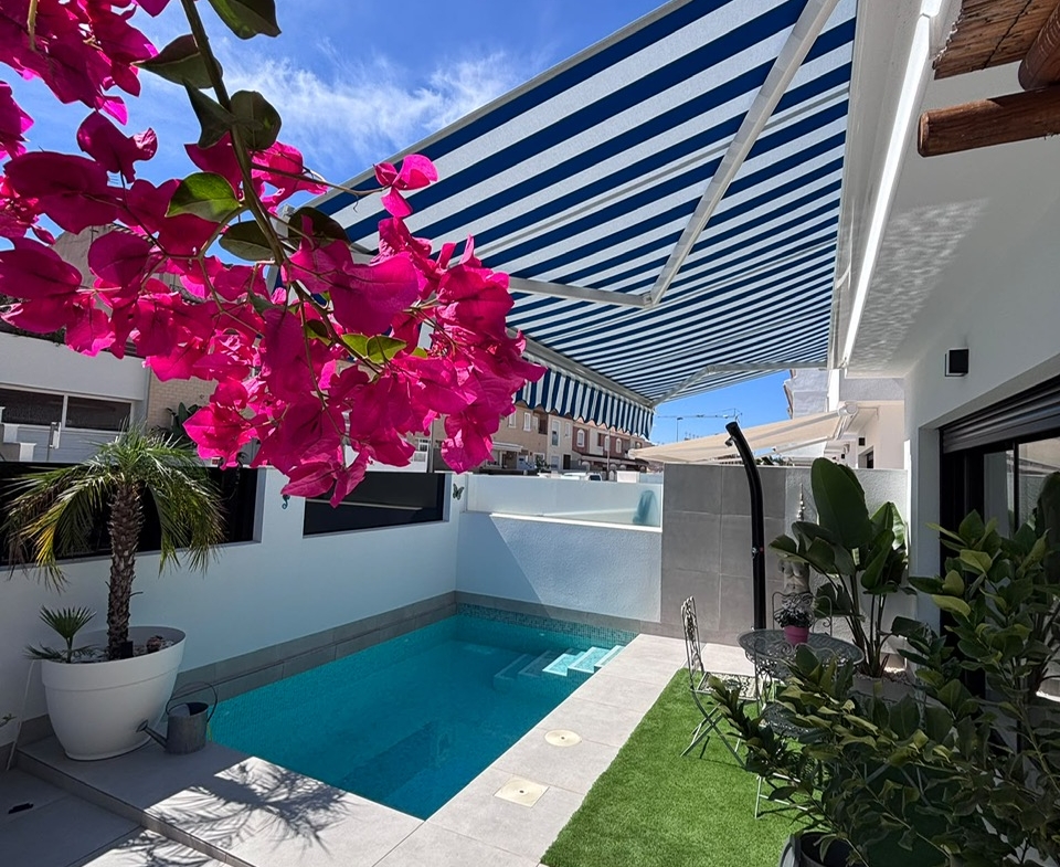 Modern Detached Villa * With Private Pool * Located in Excellent location * San Pedro del Pinatar * Built 2024 * Only €380,000 * 3 Bedrooms / 2 Bathrooms *