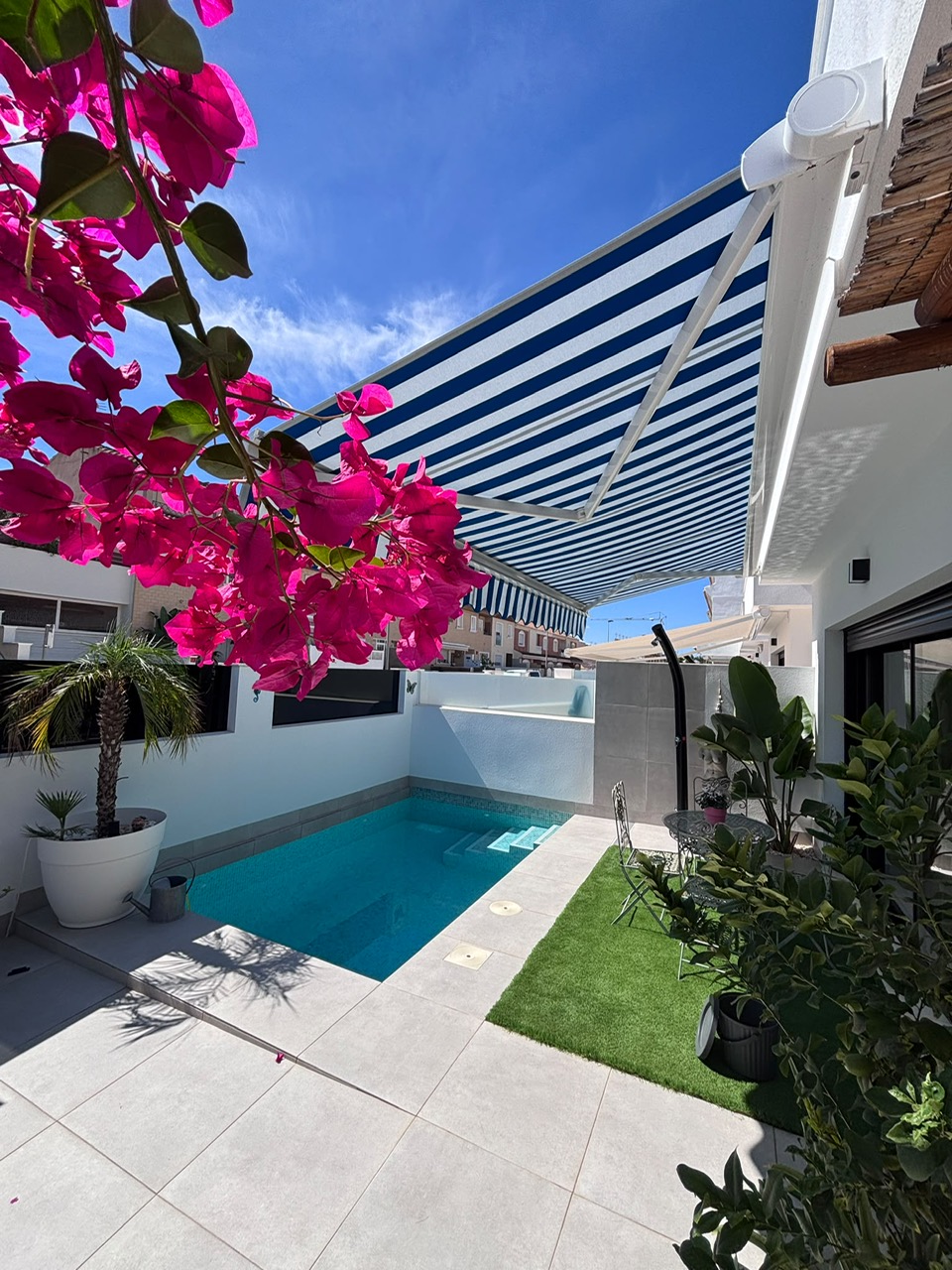 Modern Detached Villa * With Private Pool * Located in Excellent location * San Pedro del Pinatar * Built 2024 * Only €380,000 * 3 Bedrooms / 2 Bathrooms *