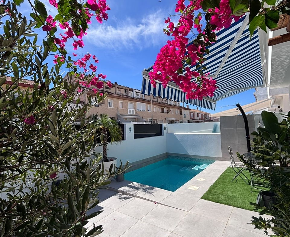 Modern Detached Villa * With Private Pool * Located in Excellent location * San Pedro del Pinatar * Built 2024 * Only €380,000 * 3 Bedrooms / 2 Bathrooms *