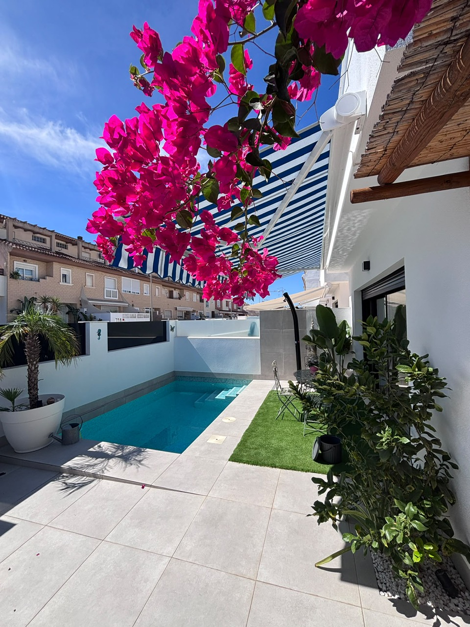 Modern Detached Villa * With Private Pool * Located in Excellent location * San Pedro del Pinatar * Built 2024 * Only €380,000 * 3 Bedrooms / 2 Bathrooms *