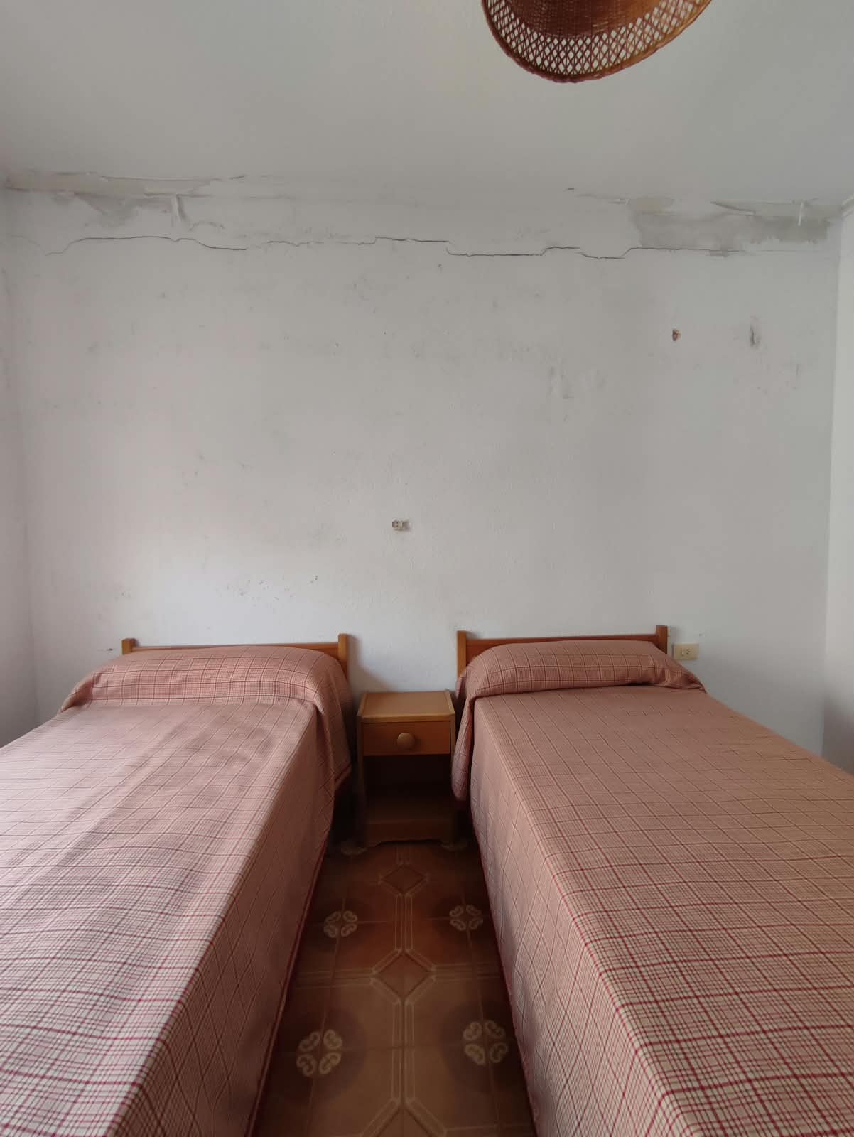 First Floor Apartment / Bungalow for sale * Lo Pagan * Close to Amenities and only 300 Meyers from the beach €105,000*