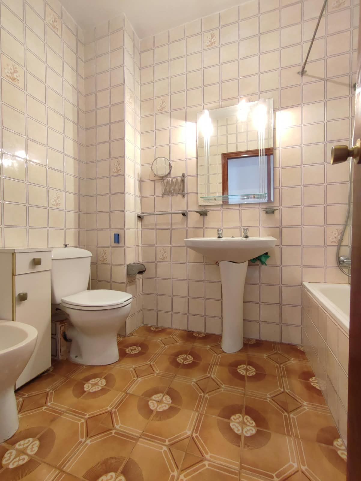 First Floor Apartment / Bungalow for sale * Lo Pagan * Close to Amenities and only 300 Meyers from the beach €105,000*