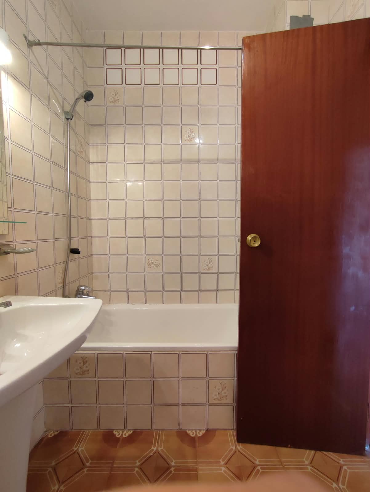 First Floor Apartment / Bungalow for sale * Lo Pagan * Close to Amenities and only 300 Meyers from the beach €105,000*
